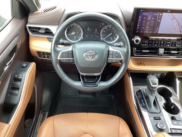 used 2022 Toyota Highlander car, priced at $42,990