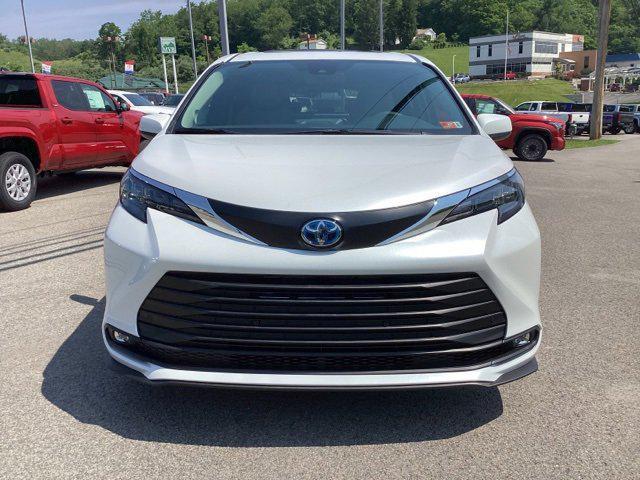 new 2025 Toyota Sienna car, priced at $51,124