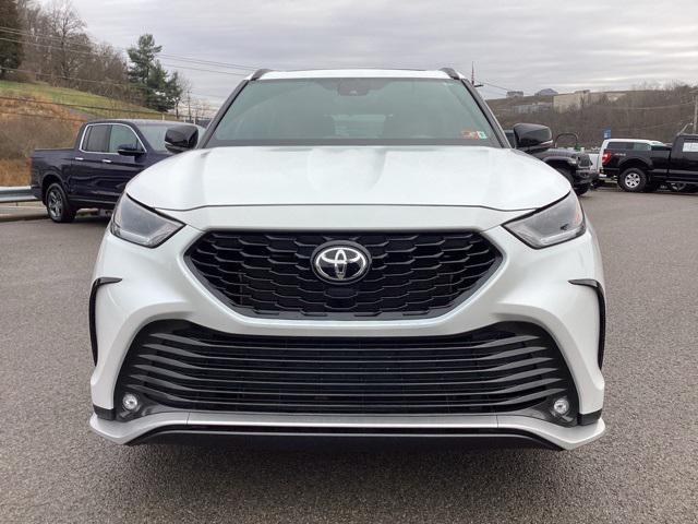 used 2022 Toyota Highlander car, priced at $37,490