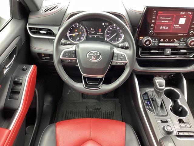 used 2022 Toyota Highlander car, priced at $37,490