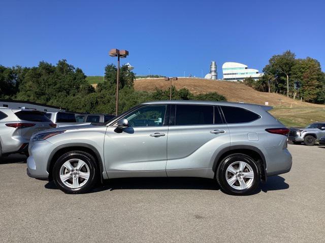 used 2021 Toyota Highlander car, priced at $28,490