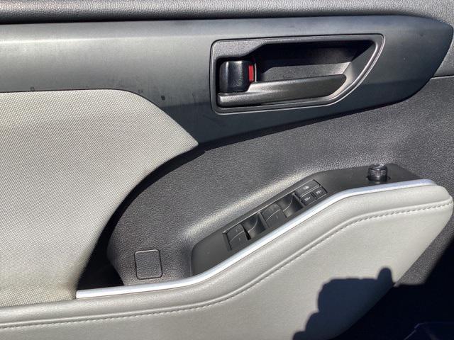 used 2021 Toyota Highlander car, priced at $28,490