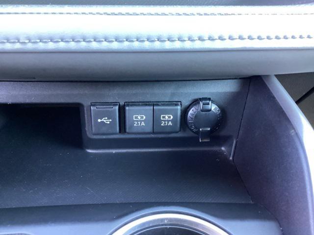 used 2021 Toyota Highlander car, priced at $28,490