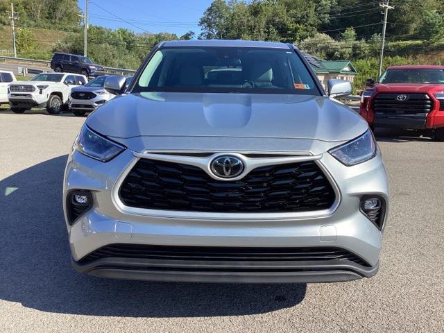 used 2021 Toyota Highlander car, priced at $28,490