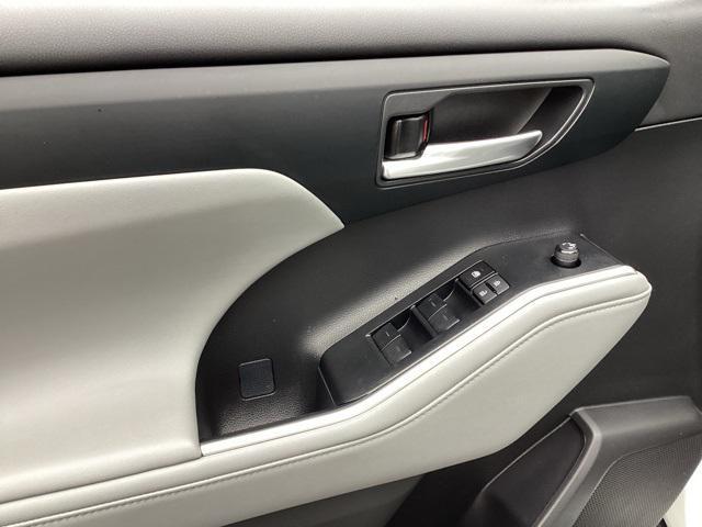 used 2023 Toyota Highlander car, priced at $37,990