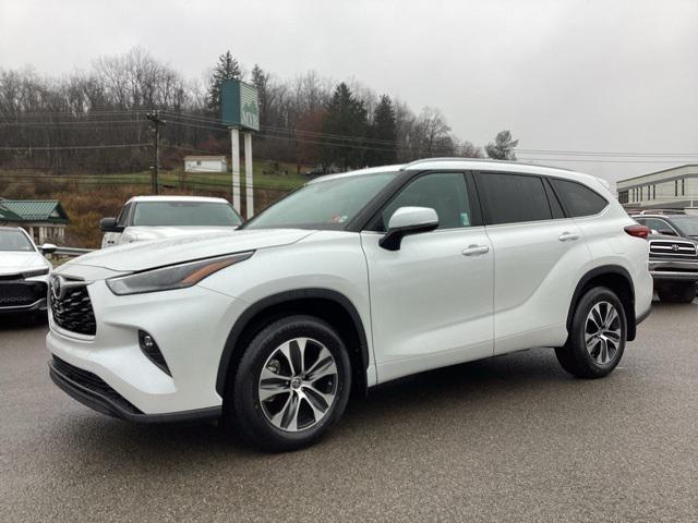 used 2023 Toyota Highlander car, priced at $37,990