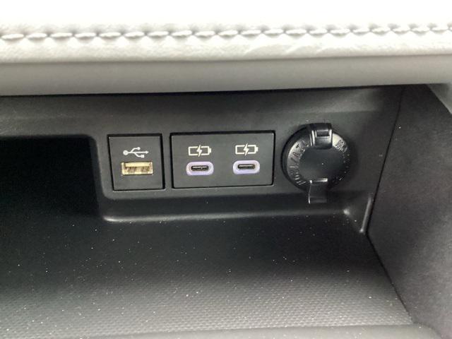 used 2023 Toyota Highlander car, priced at $37,990