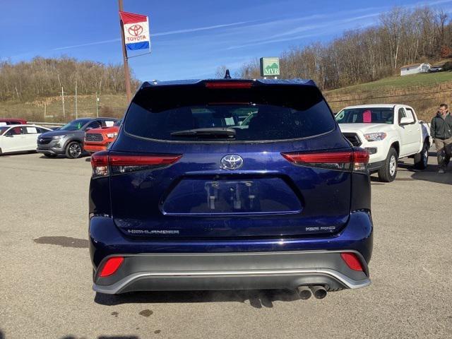 used 2022 Toyota Highlander car, priced at $37,990