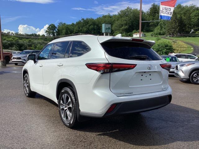 used 2022 Toyota Highlander car, priced at $34,990