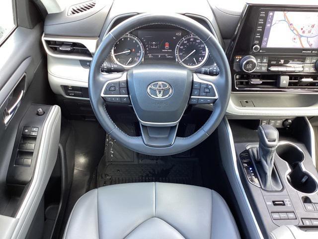 used 2022 Toyota Highlander car, priced at $34,990