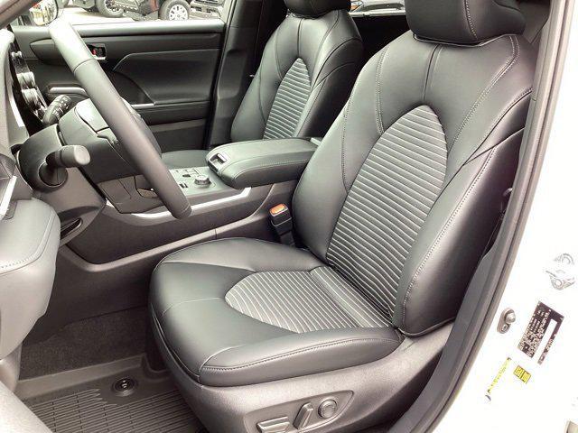 new 2026 Toyota Highlander car, priced at $50,643