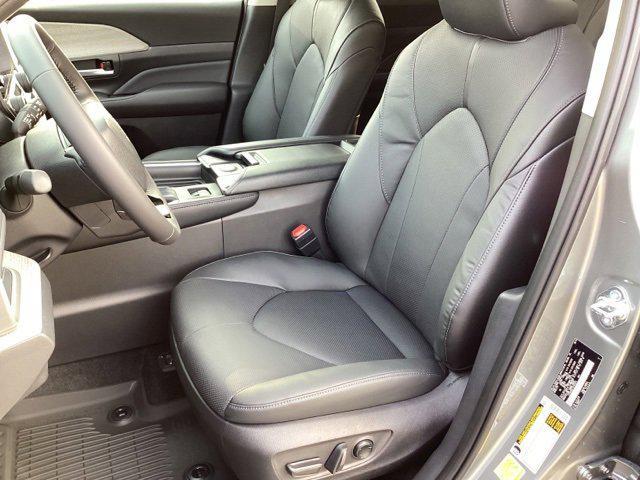 new 2025 Toyota Grand Highlander car, priced at $57,132