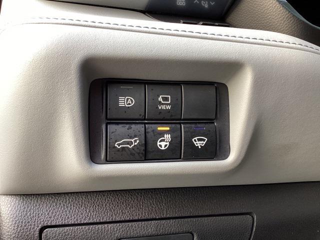 used 2022 Toyota Highlander car, priced at $40,990