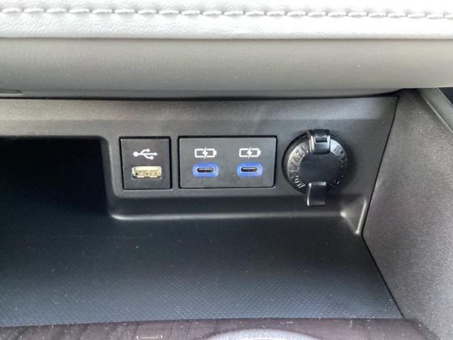 used 2022 Toyota Highlander car, priced at $40,990