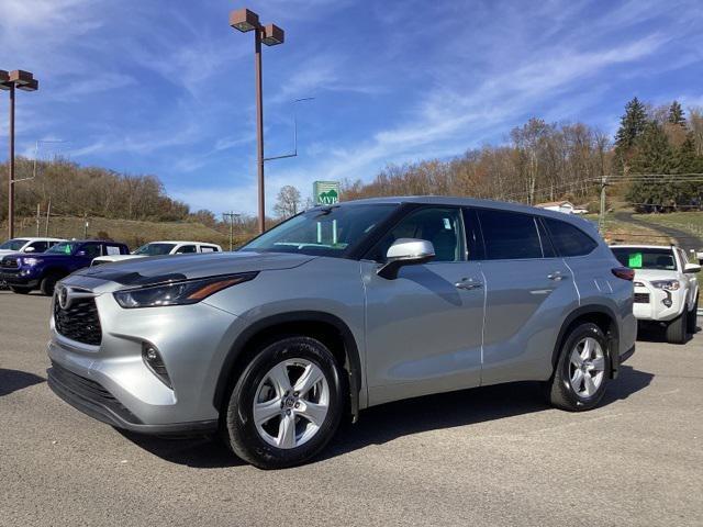 used 2022 Toyota Highlander car, priced at $32,990