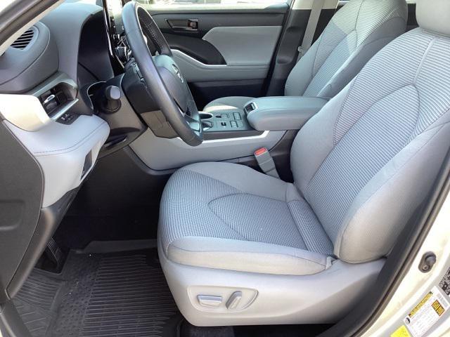 used 2022 Toyota Highlander car, priced at $32,990