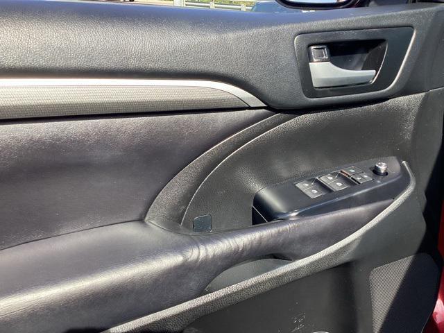 used 2018 Toyota Highlander car, priced at $24,990