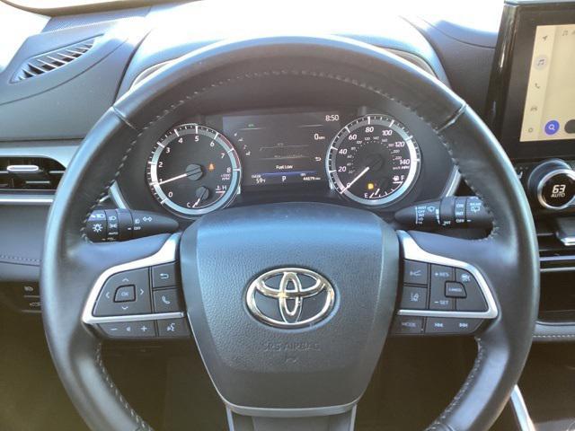 used 2023 Toyota Highlander car, priced at $36,990