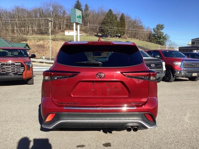 used 2022 Toyota Highlander car, priced at $36,990