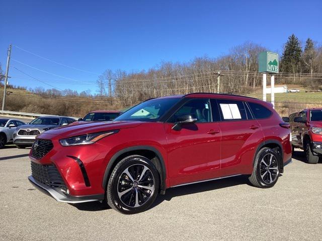 used 2022 Toyota Highlander car, priced at $36,990