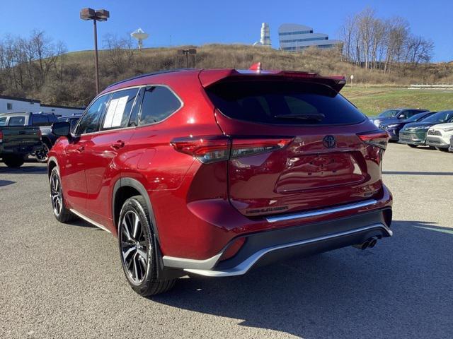 used 2022 Toyota Highlander car, priced at $36,990