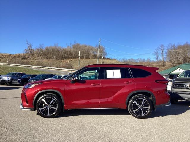 used 2022 Toyota Highlander car, priced at $36,990