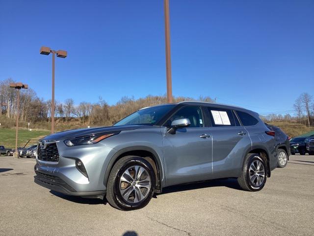 used 2023 Toyota Highlander car, priced at $36,990