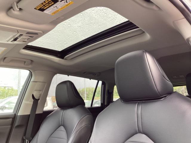 used 2022 Toyota Highlander car, priced at $38,990