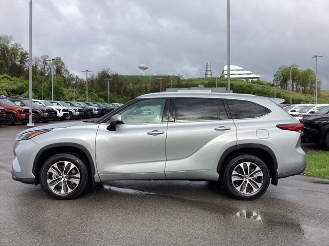 used 2022 Toyota Highlander car, priced at $38,990