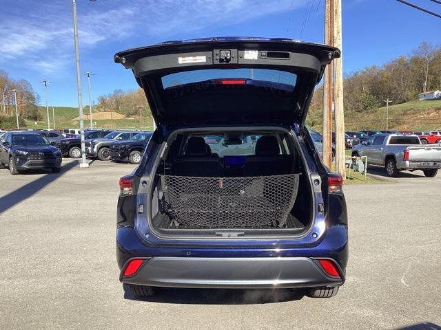 used 2024 Toyota Highlander car, priced at $43,990