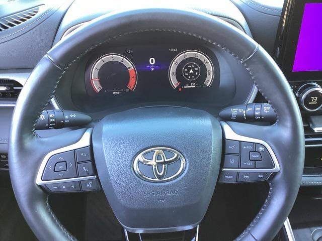 used 2024 Toyota Highlander car, priced at $43,990