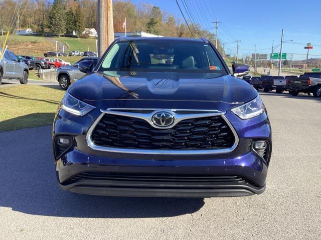 used 2024 Toyota Highlander car, priced at $43,990