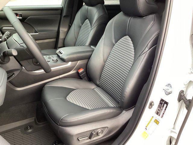 new 2026 Toyota Highlander car, priced at $52,223