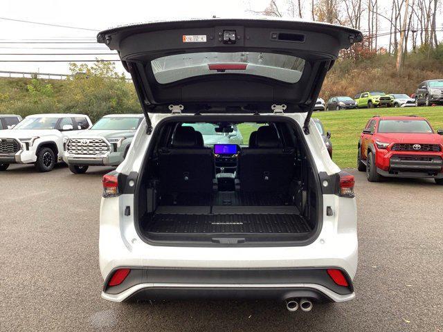 new 2026 Toyota Highlander car, priced at $52,223