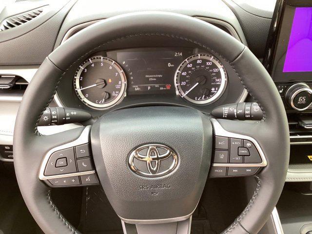 new 2025 Toyota Highlander car, priced at $46,059