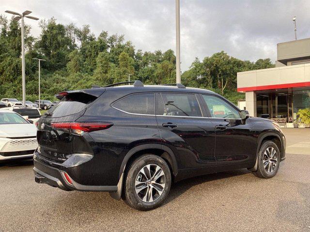 new 2025 Toyota Highlander car, priced at $46,059
