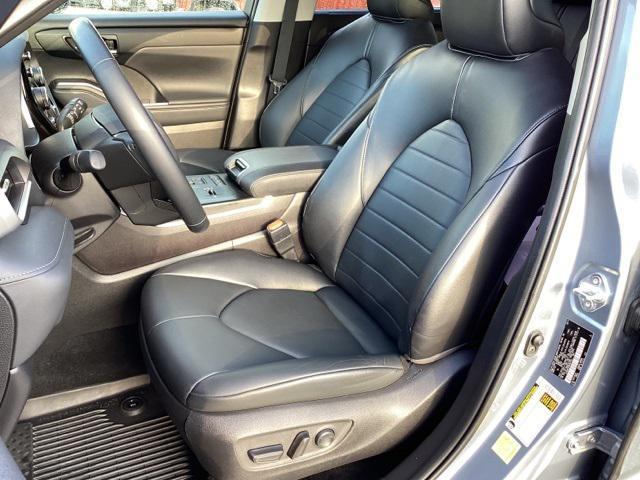 used 2021 Toyota Highlander Hybrid car, priced at $36,990