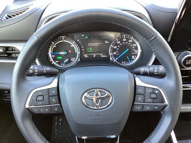 used 2021 Toyota Highlander Hybrid car, priced at $36,990