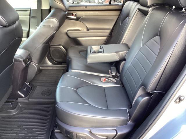used 2021 Toyota Highlander Hybrid car, priced at $36,990