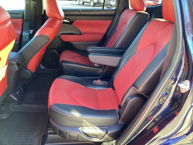 used 2022 Toyota Highlander car, priced at $36,990