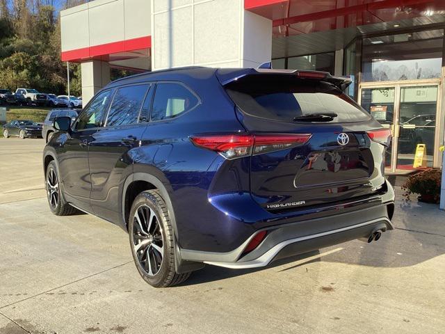 used 2022 Toyota Highlander car, priced at $36,990