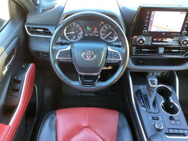 used 2022 Toyota Highlander car, priced at $36,990