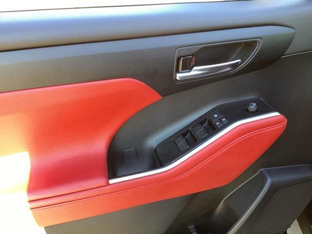 used 2022 Toyota Highlander car, priced at $36,990