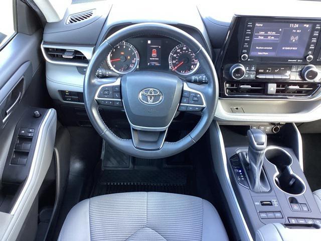used 2022 Toyota Highlander car, priced at $33,990