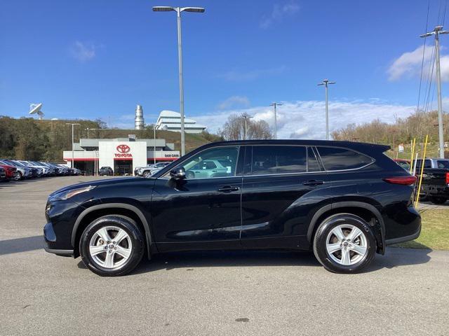 used 2022 Toyota Highlander car, priced at $33,990