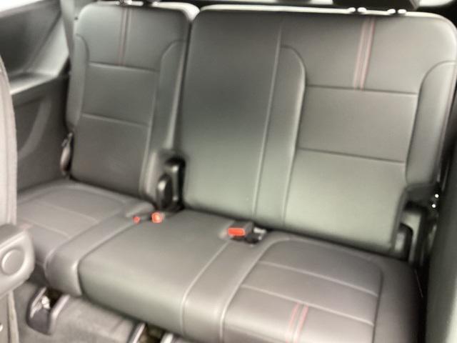 used 2022 Chevrolet Traverse car, priced at $32,990