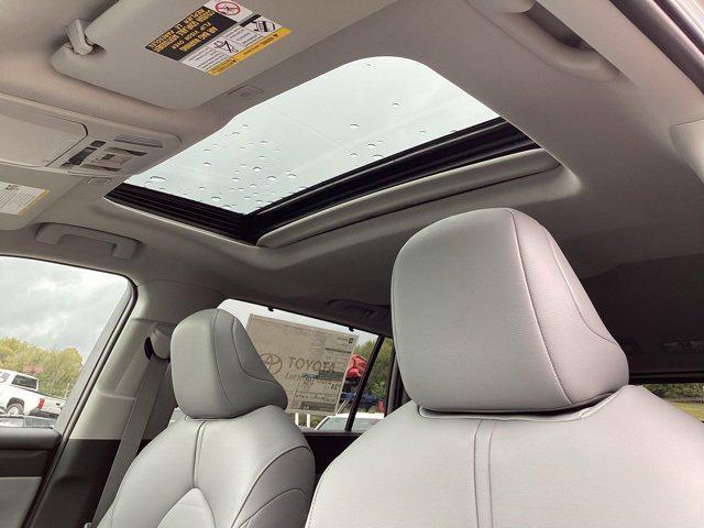 new 2025 Toyota Highlander car, priced at $47,813