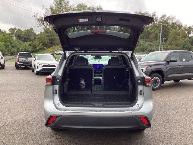 new 2025 Toyota Highlander car, priced at $47,813