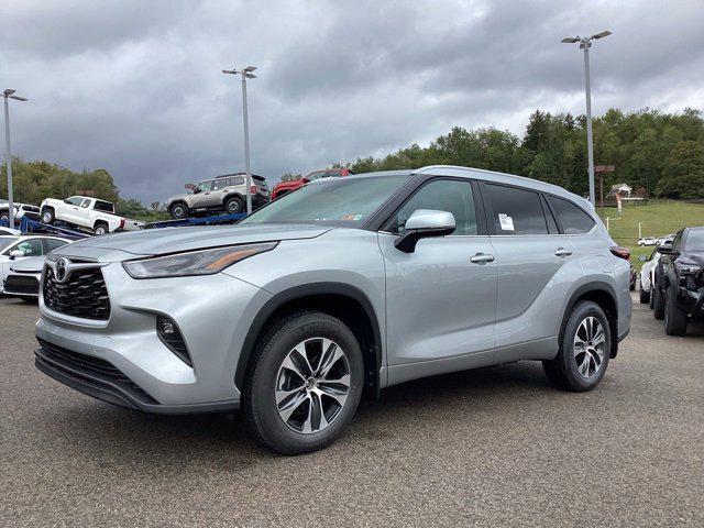 new 2025 Toyota Highlander car, priced at $47,813