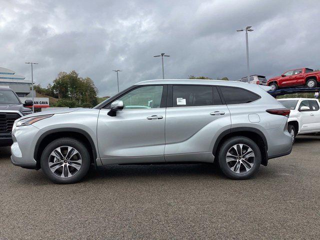 new 2025 Toyota Highlander car, priced at $47,813